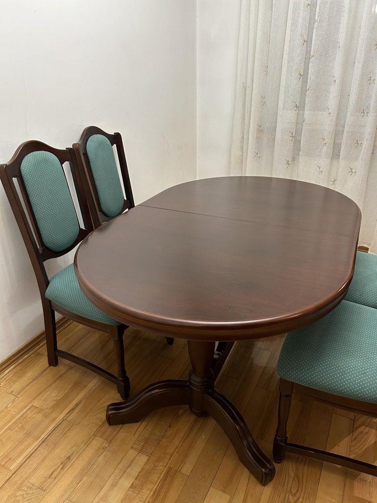 Stół dąb antyczny z krzesłami.