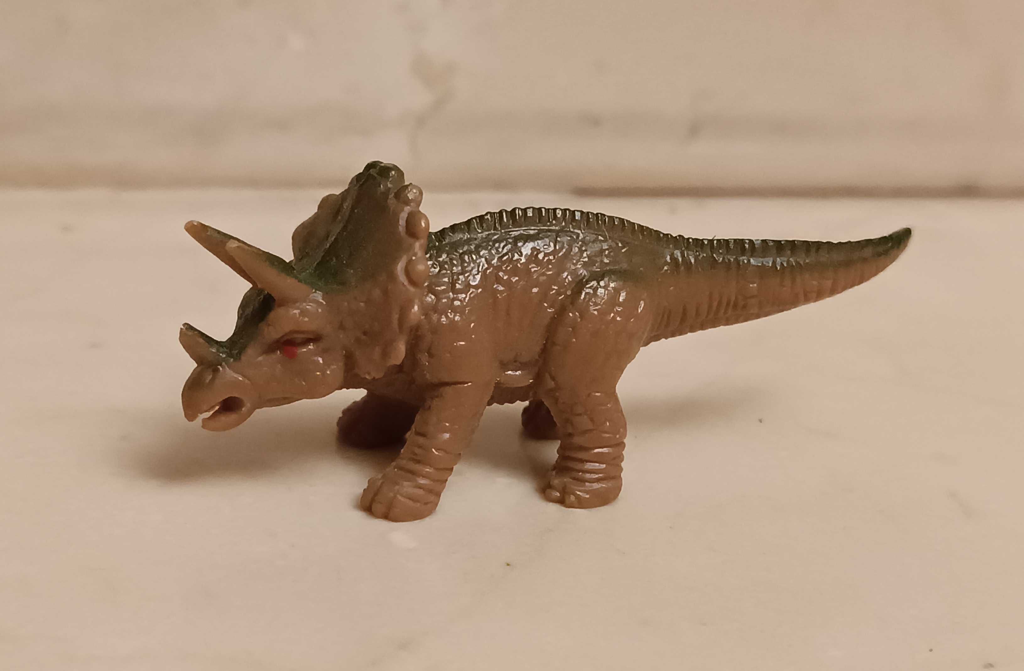 Dinozaur Triceratops Figurka mała dla dzieci do zabawy zabawka gumowy