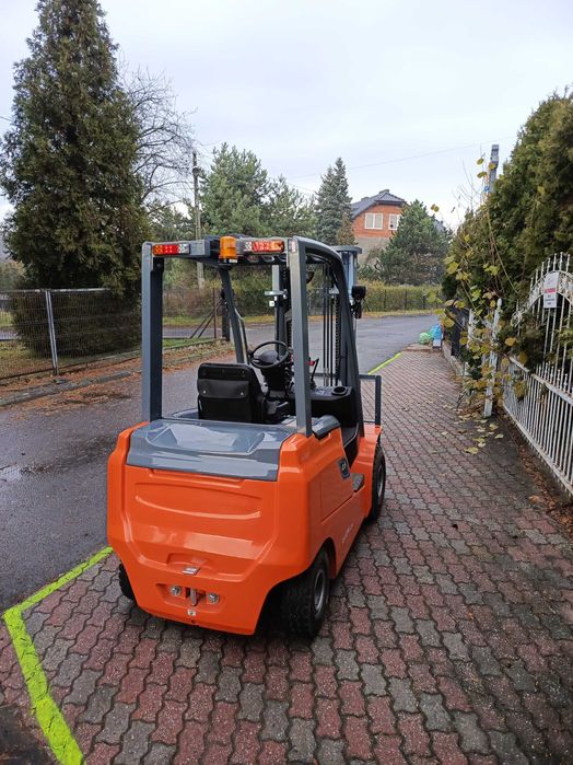 Wynajem Wózka Widłowego Elektryk  2,5 T 3,3 M  Wolny Skok