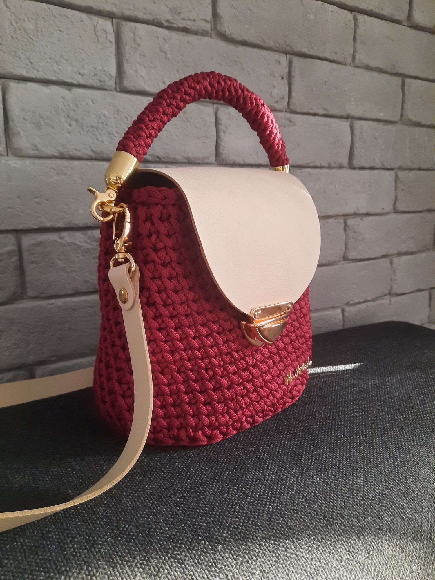 Torebka na szydełku hana handmade wino bordo beż skóra pleciona rączka