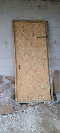 Drzwi na budowę z płyty osb
