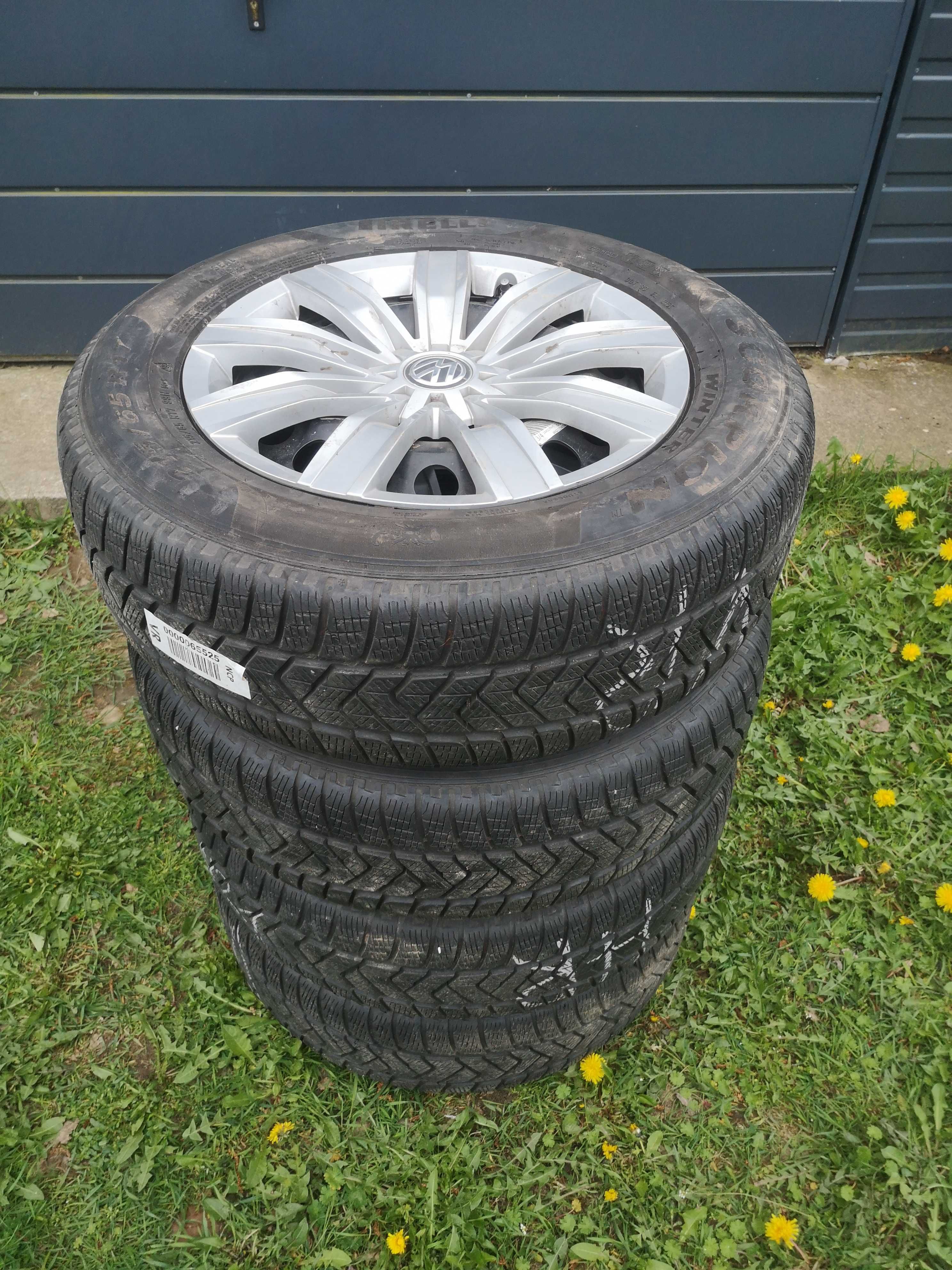 Koła z oponami Pirelli 215/65 R17  M+S  VW