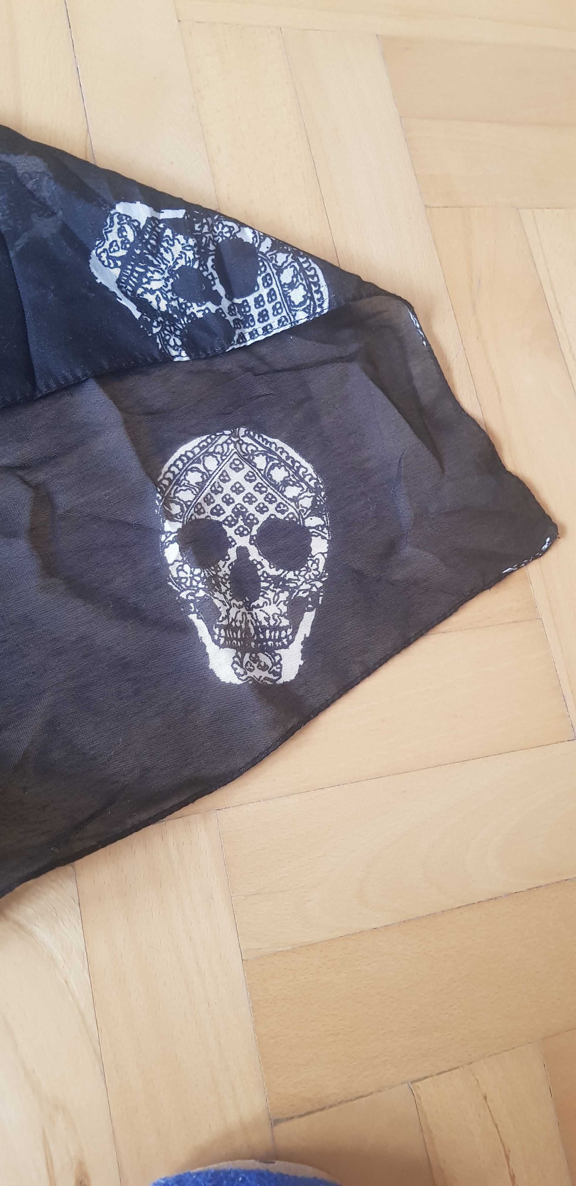 Chusta apaszka szalik H&M czachy czaszki emo punk alternative