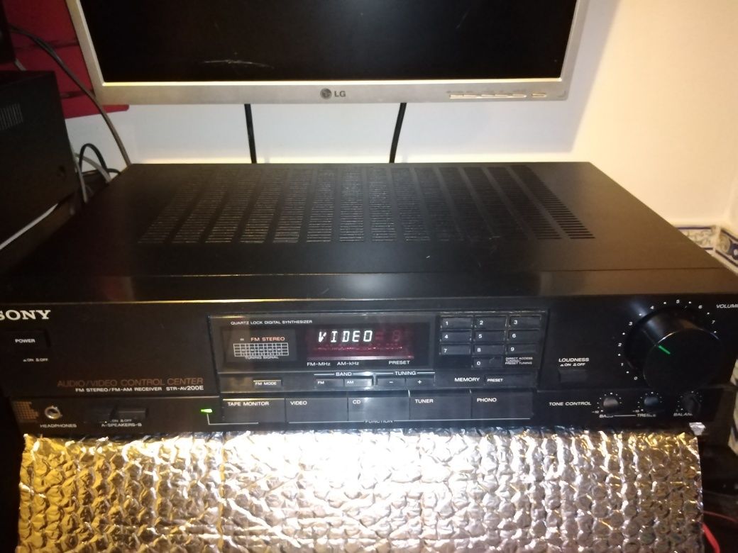 Amplificador Sony com Rádio mod AV 200E