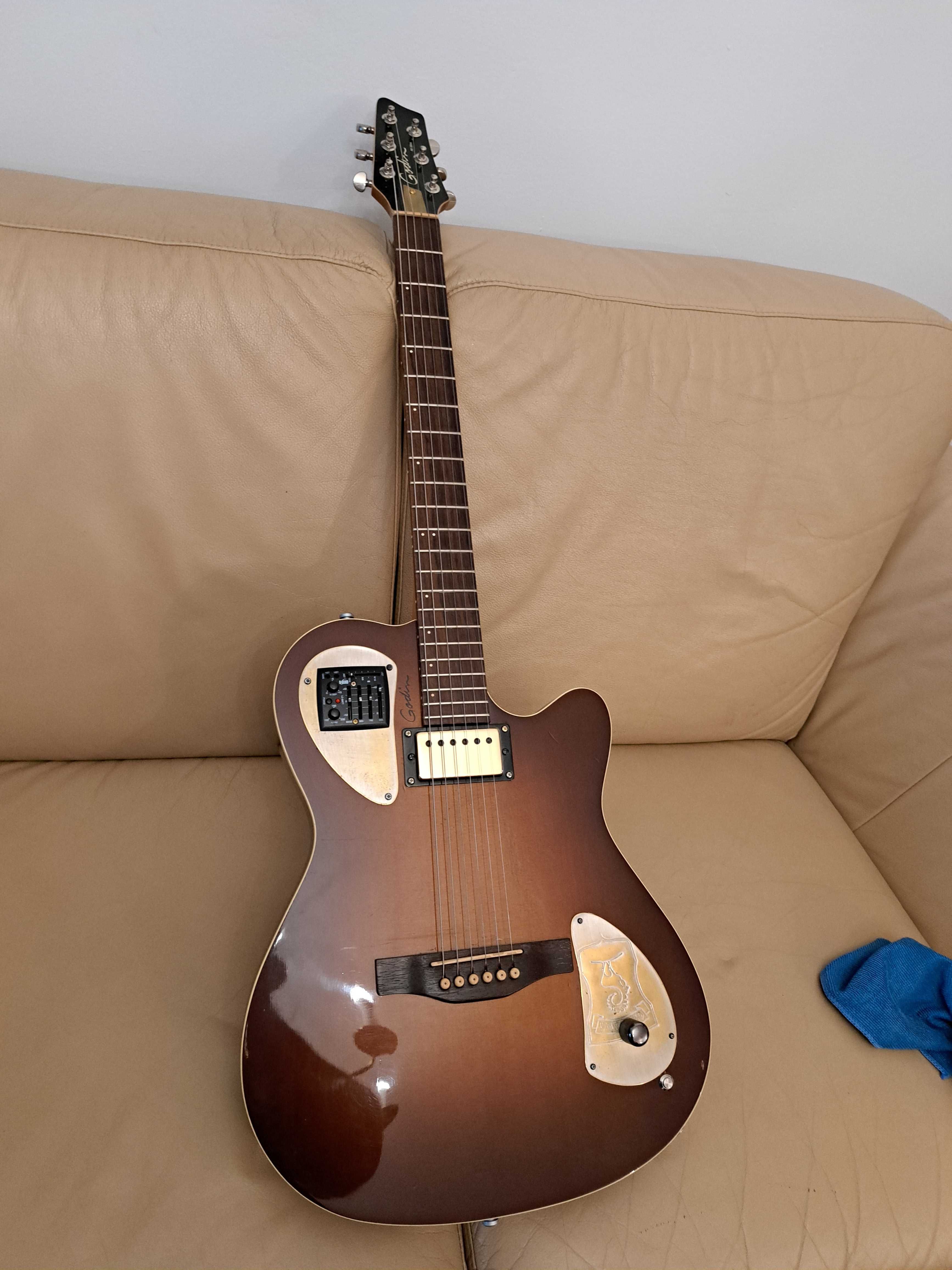 Gitara  Godin  A-6  zaproponuj cenę