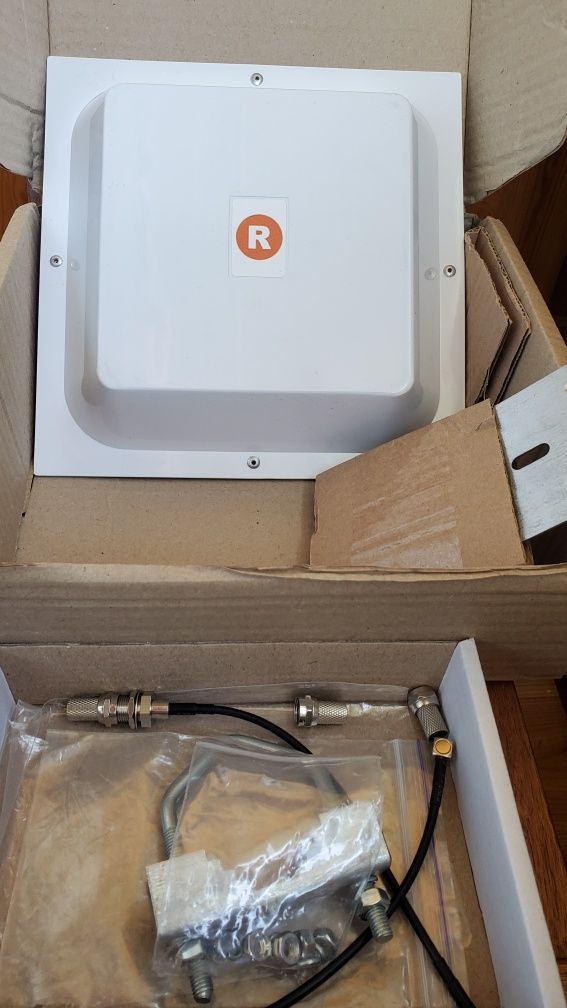 Антенна панельная RNET MIMO 4G LTE 1700-2700 МГц 2×17 дБ комплект