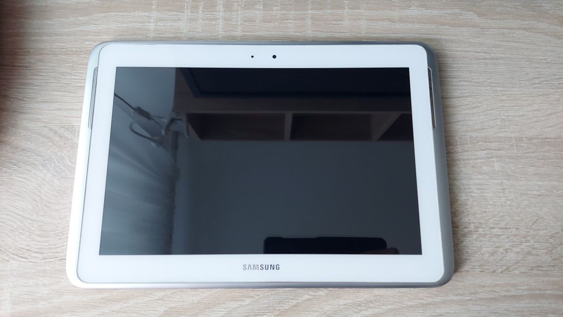 Tablet Samsung Galaxy Note 10.1 z Pokrowcem i ładowarką + pudełko