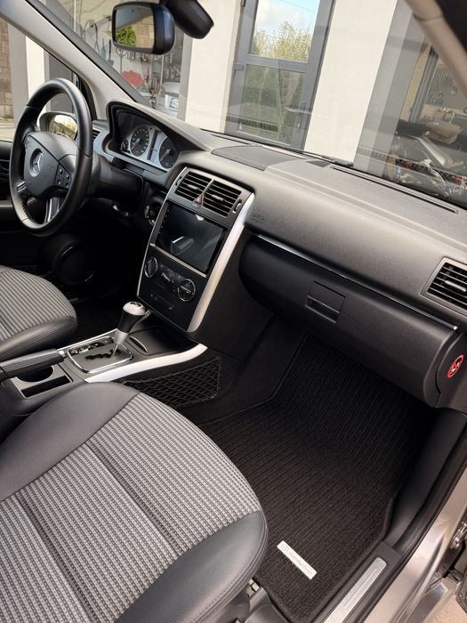 Продам мерседес В200