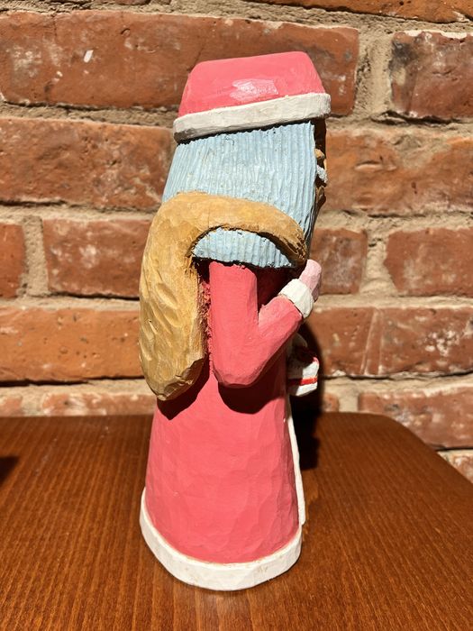 Ludowa drewniana rzeźba św. Mikołaja