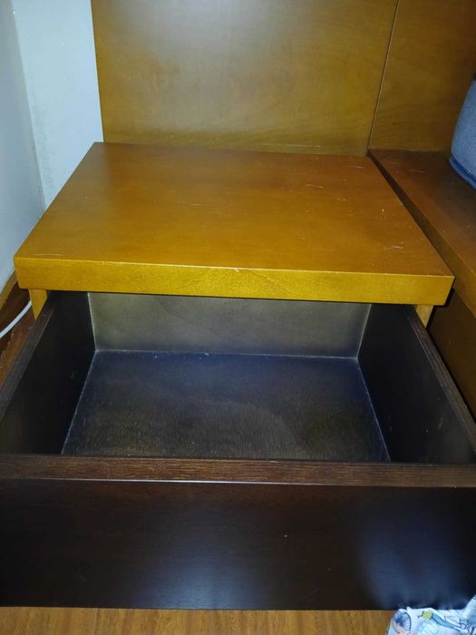 Quarto Completo - King Size LEDs, Mesinhas de Cabeceira e Camiseiro