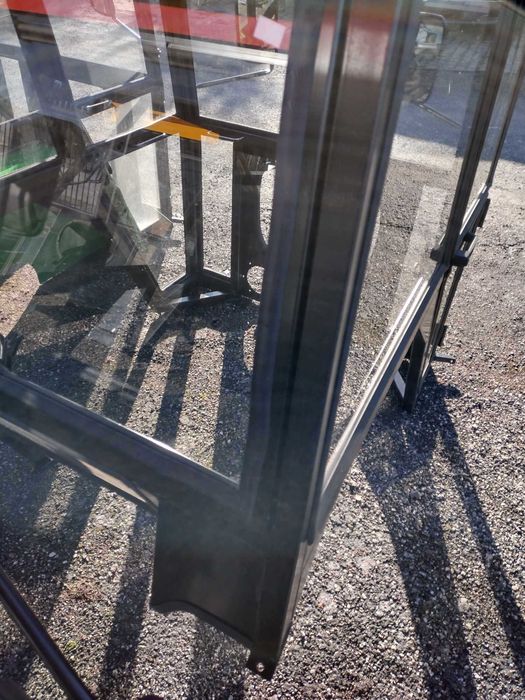 CZĘŚĆ do ciągnika- NOWA KABINA- bez błotników