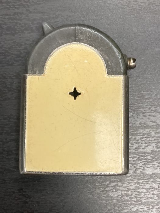 Isqueiro Karl Schieder K38, antiguidade