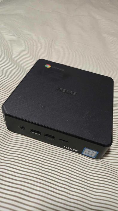 Komputer Mini PC Asus i7-8550U 8GB, SSD 1TB Samsung 980, Windows 10
