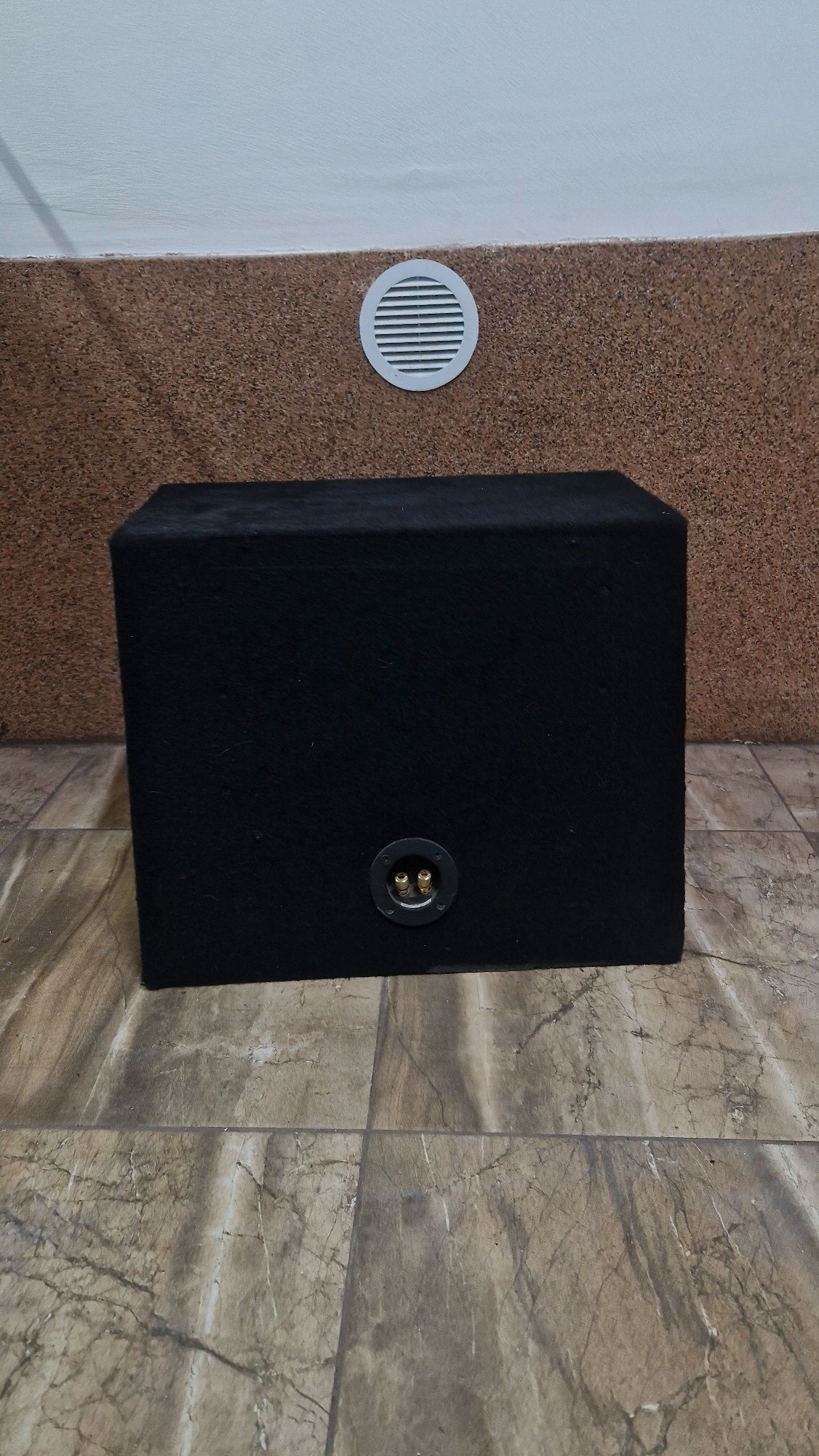 Subwoofer JBL 1000 Watt
Стан до нового
Розміри: вис.-36, дов.-46, шир.