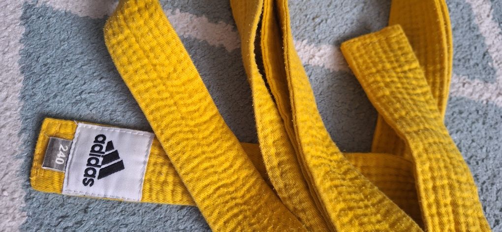 Pas żółty judo adidas