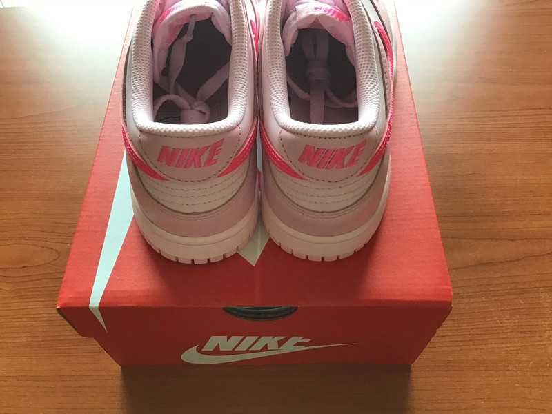 Nike Dunk Low Triple Pink (GS) 40