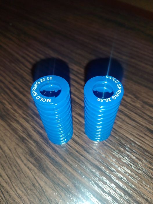 Пружини під газові упори багажника авто 2 шт .