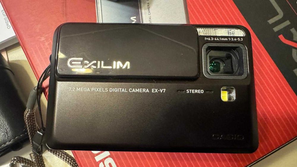 Aparat kompaktowy Casio Exilim EX-V7