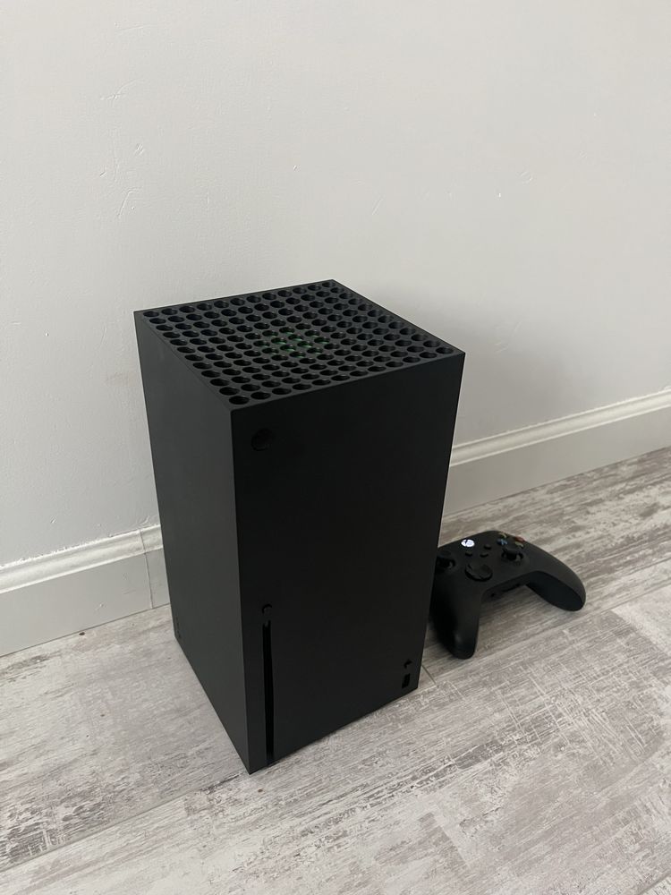 Gwarancja Xbox Series X 1Tb pad czarny plus Cyberpunk w folii ideał