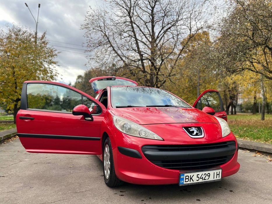 Продам Peugeot 207 2009р 1.4 бензин