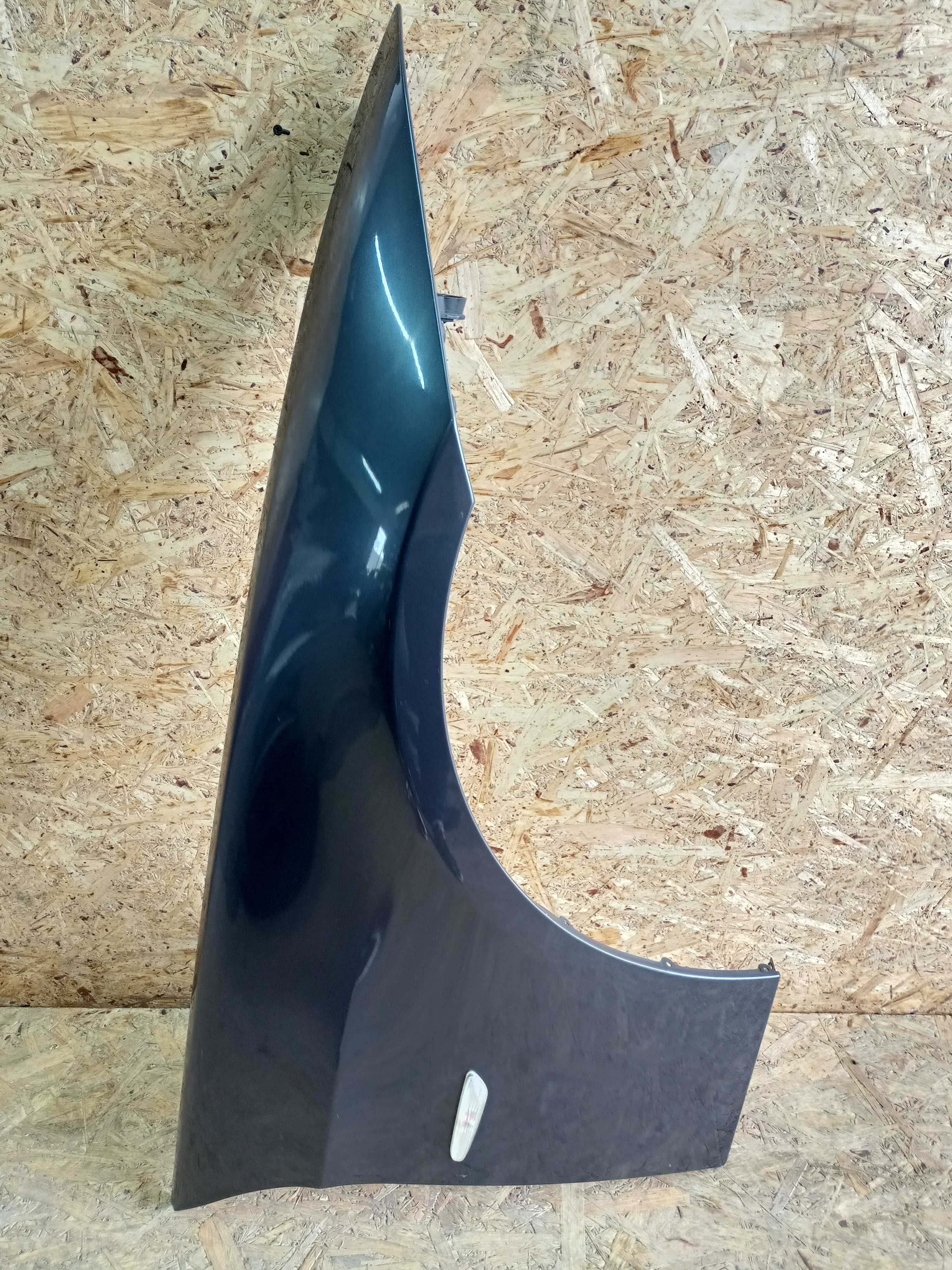 BMW E90 E91 błotnik prawy przód przedni kolor sprkling graphite