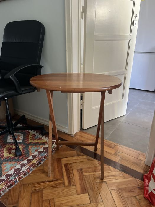 mesa vintage de cabeceira e/ou apoi madeira