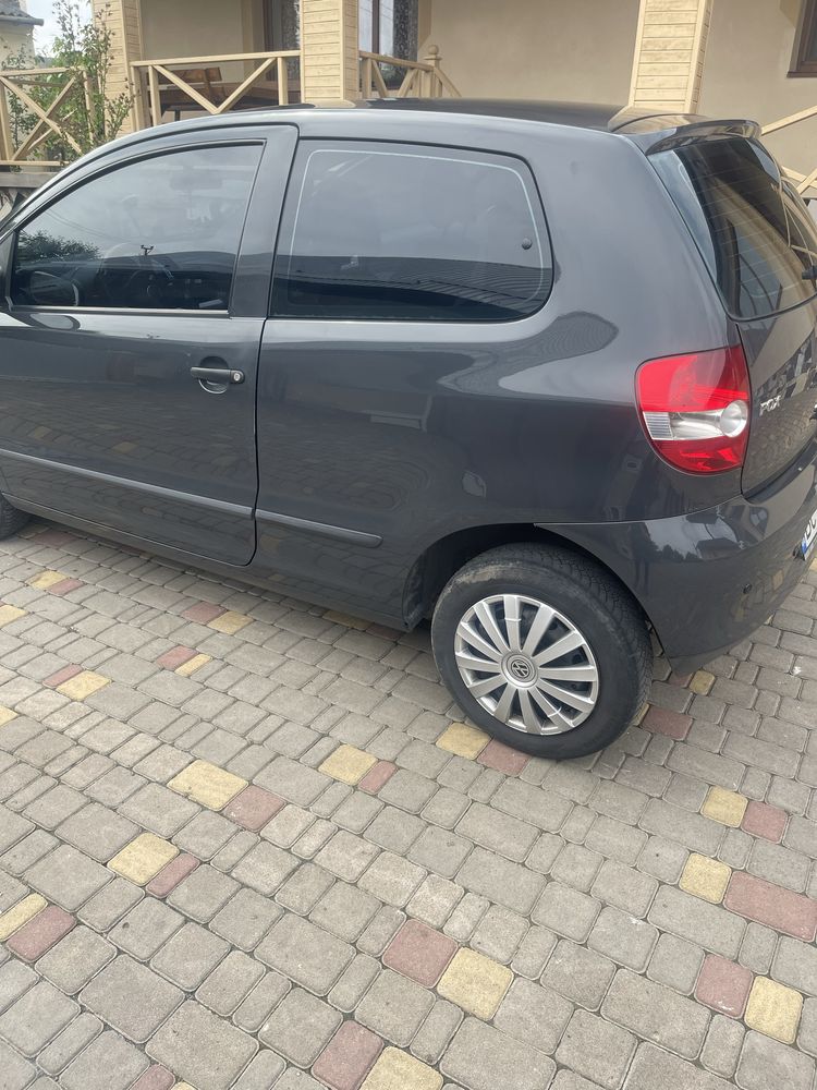 Авто Фольцвагег Фокс