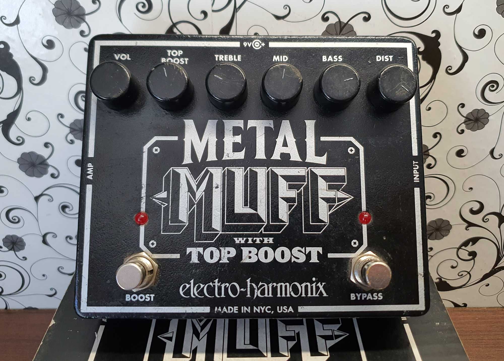 Pedal de distorção Electro-Harmonix Metal Muff com Top Boost