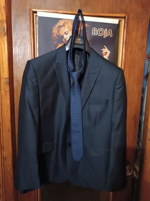 Костюм мужской GS р.56/170 и галстук Pierre cavelli