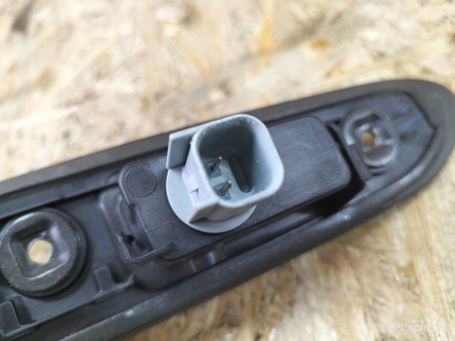 Chrysler 200 2015-2017 Подсветка номера накладка крышки багажника