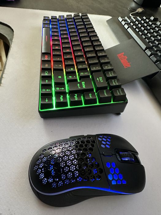 Беспроводная Клавиатура + мишь