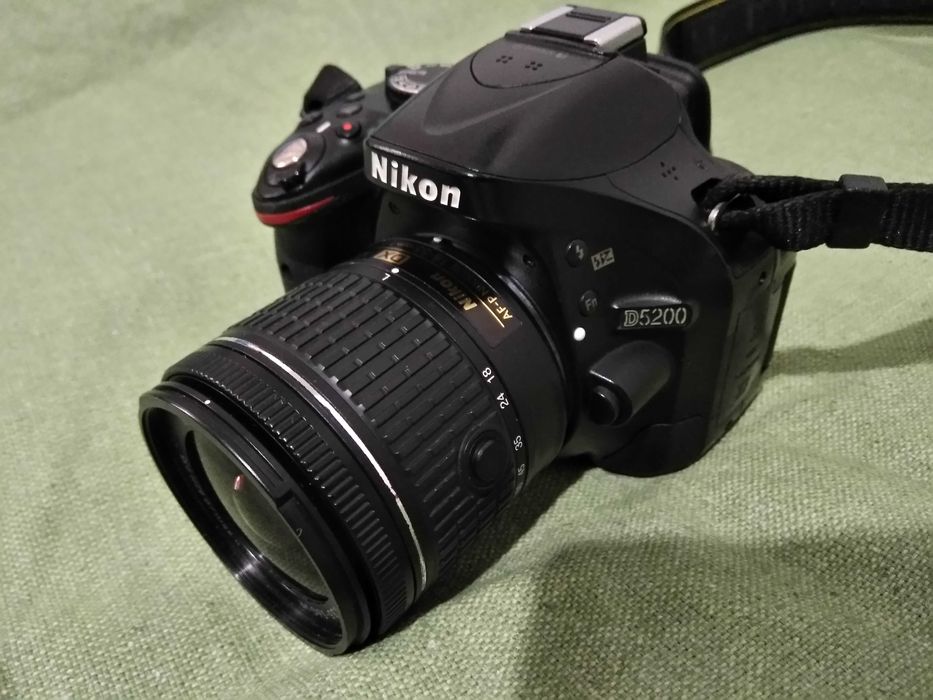 Продам фотоапарат Nikon D5200