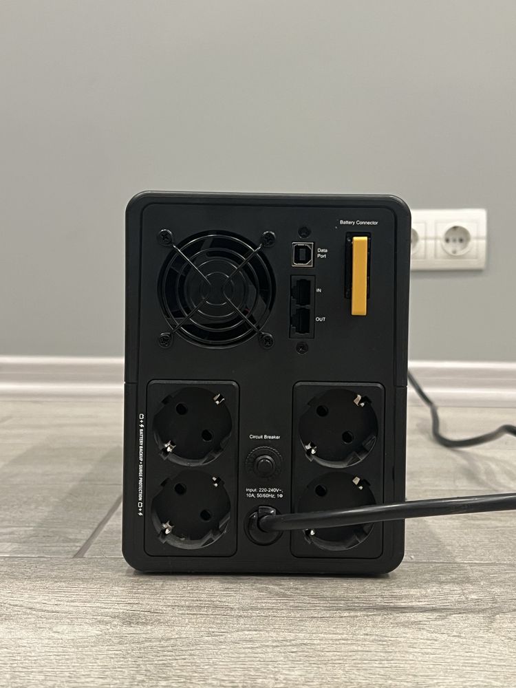Лінійно - інтерактивне ДБЖ APC UPS 1200W