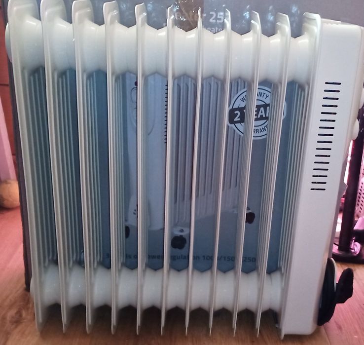 Grzejnik olejowy 2500 watt.
