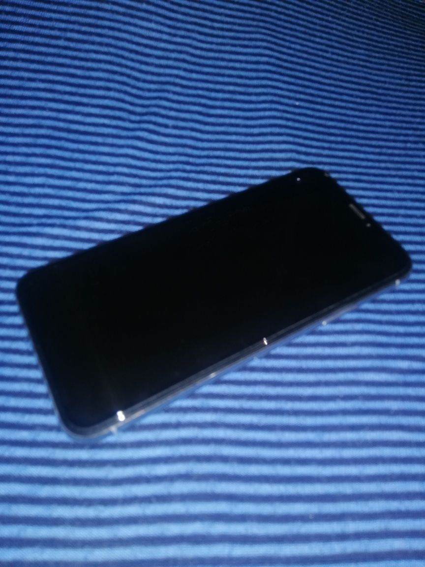 Продам IPhone 10 (X), 64Gb