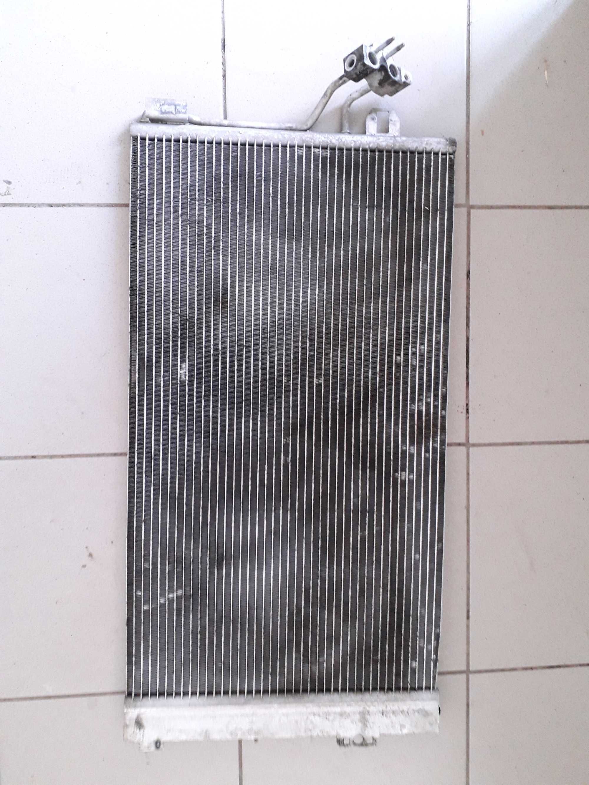Радиатор кондиционера vito 639