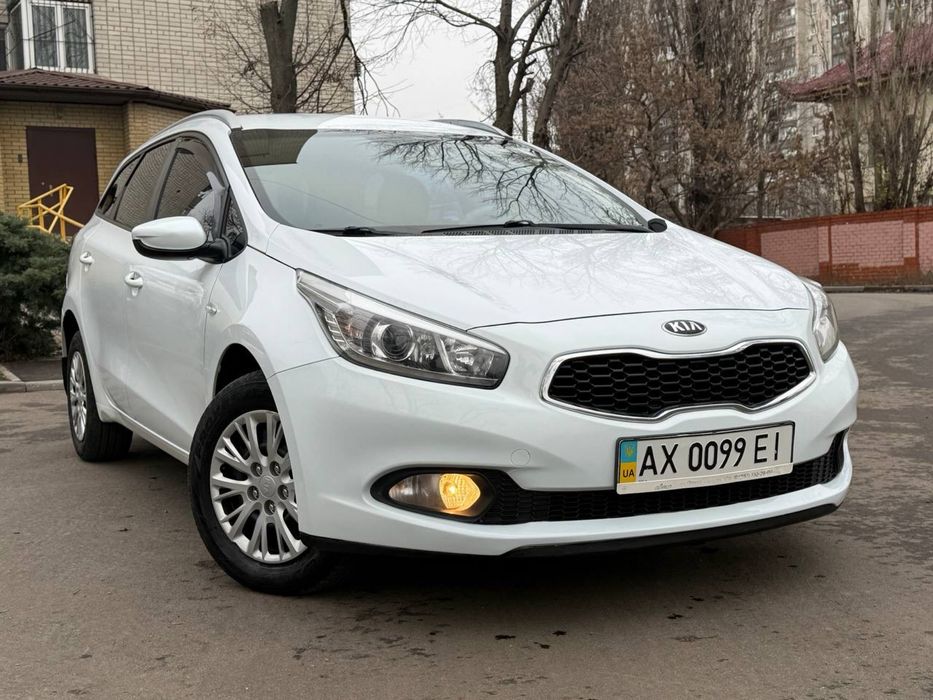 Продам автомобиль Kia Ceed