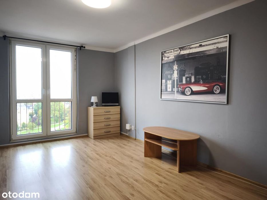 Dobra lokalizacja. Ulica Adamieckiego.