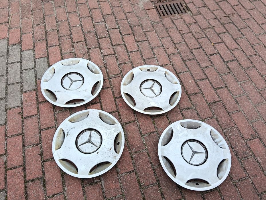 Mercedes kolpaki 15"