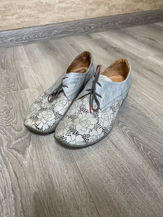 Туфлі жіночі.