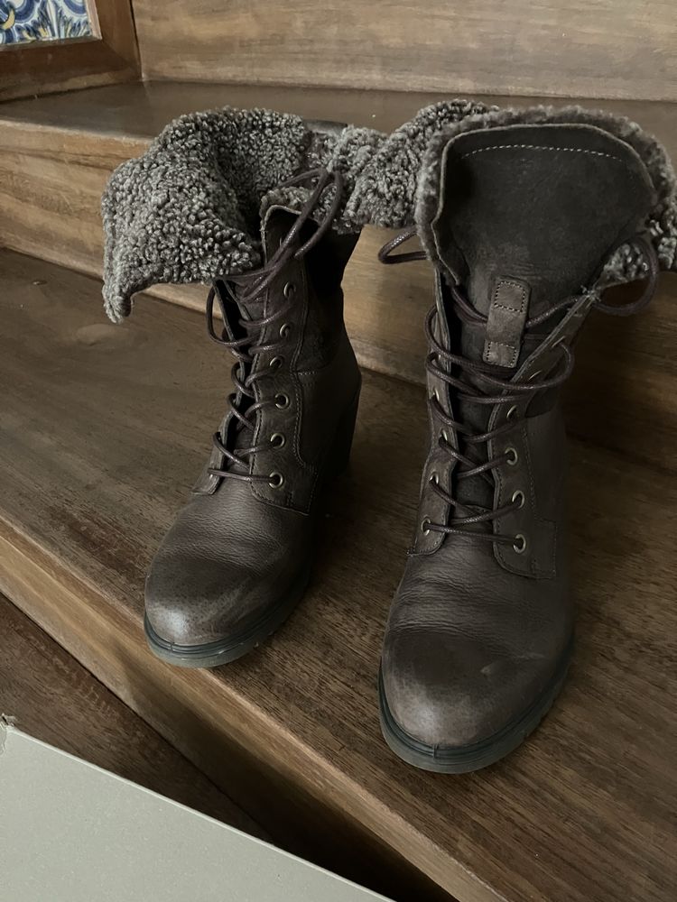 Botins castanhos