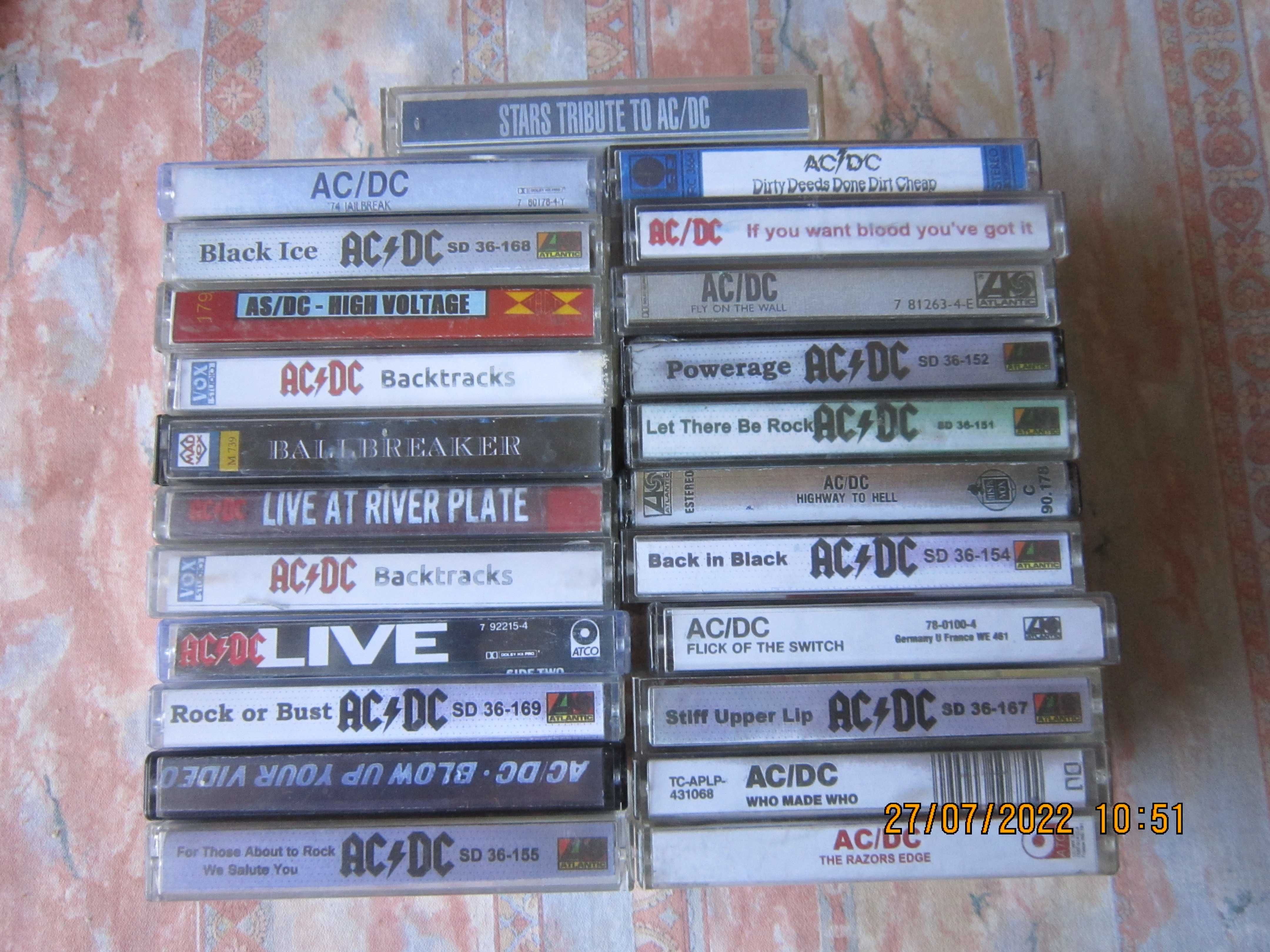 аудіокасети с записом гуртів AC/DC,Aerosmith та інших рок-гуртів