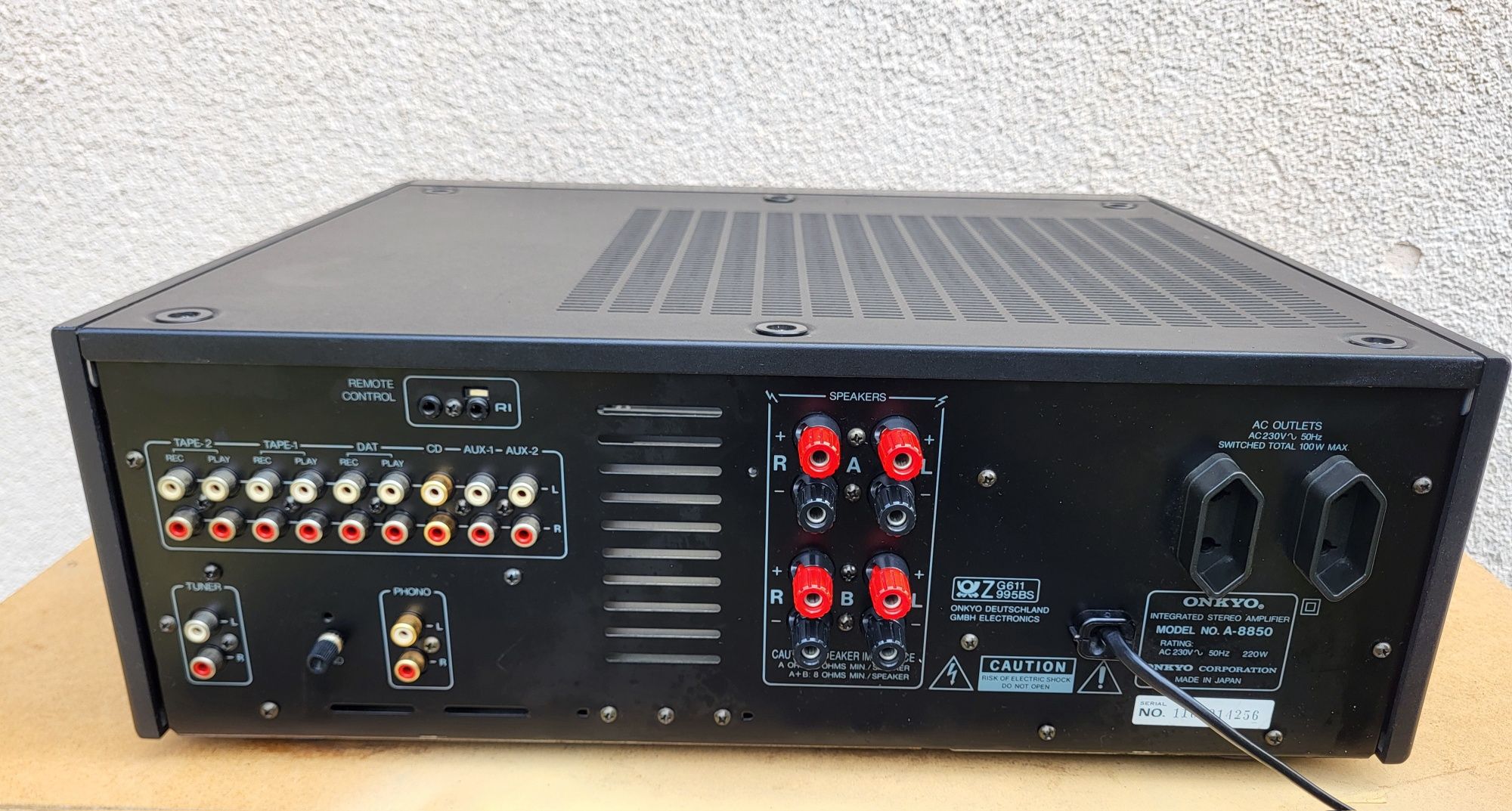 Wzmacniacz Onkyo A 8850 z oryginalnym pilotem