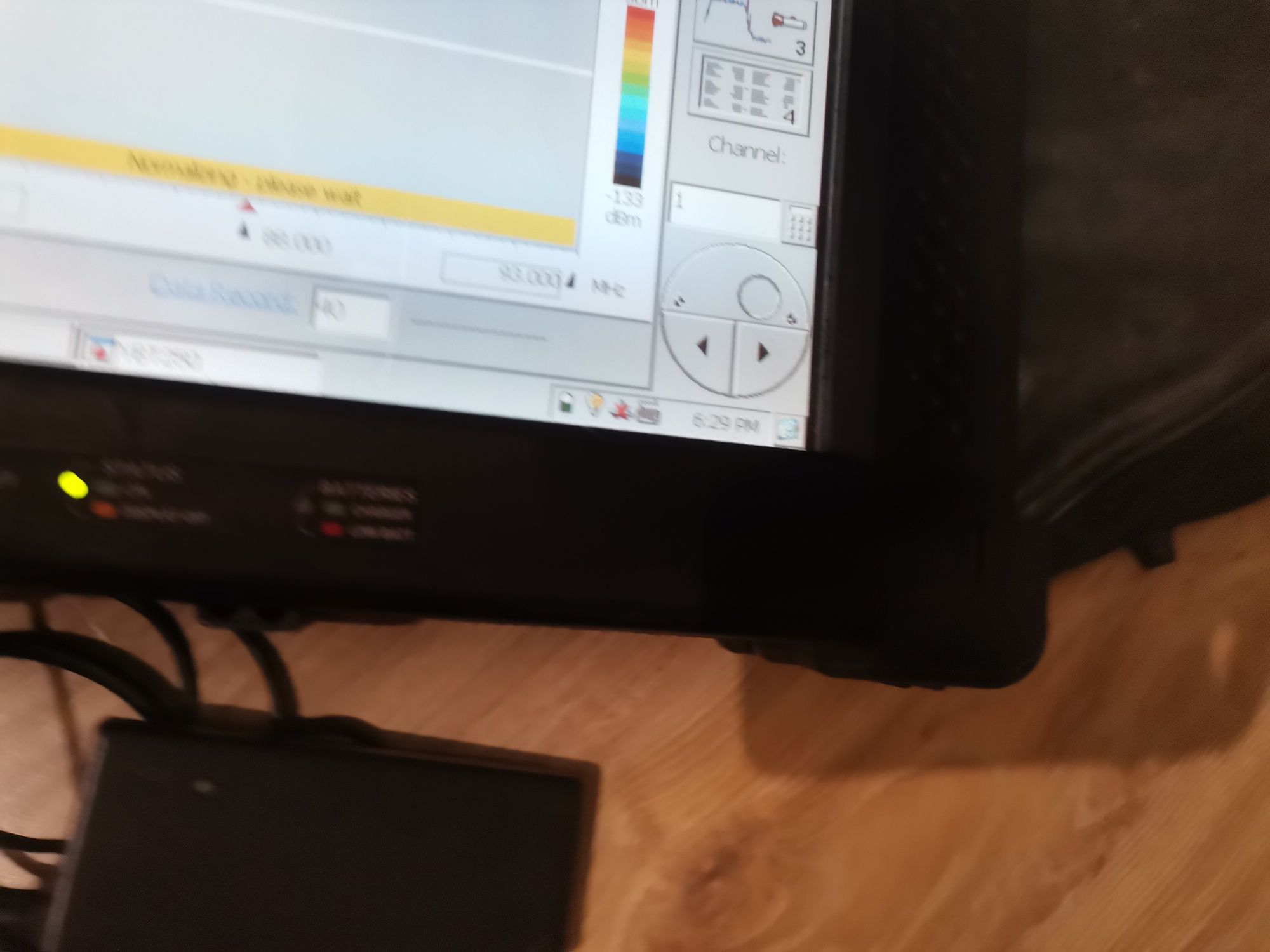 спектроанализатор Tektronix y400