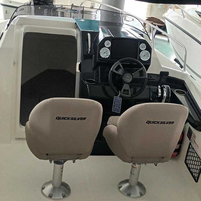 Quicksilver Activ 555 Cabinado c. Mercury 115hp CT ELPT EFI NOVO