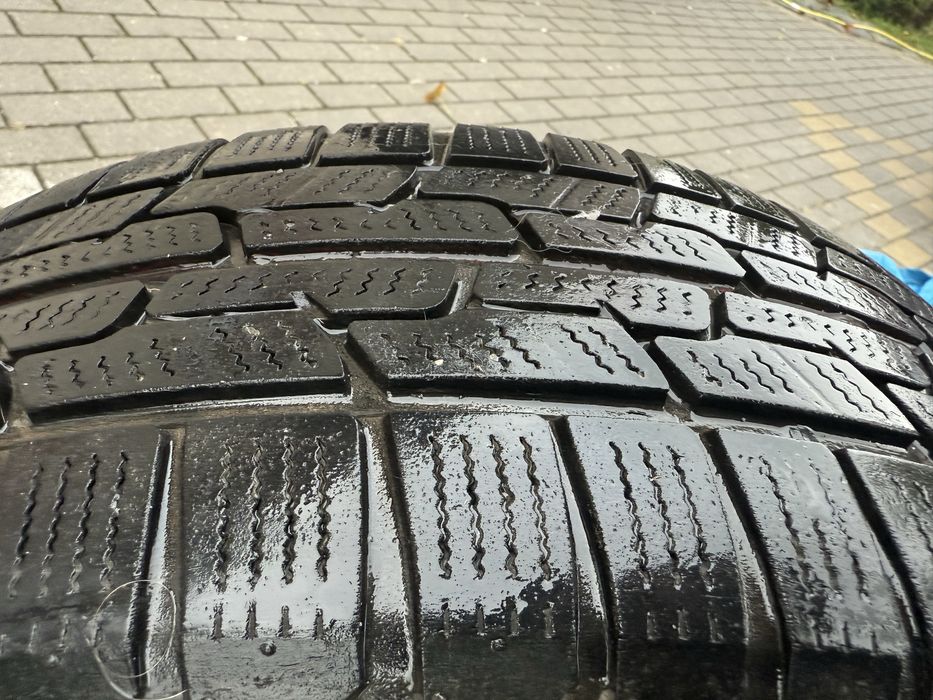 Koła z oponami zimowymi 195/60R15 Firestone