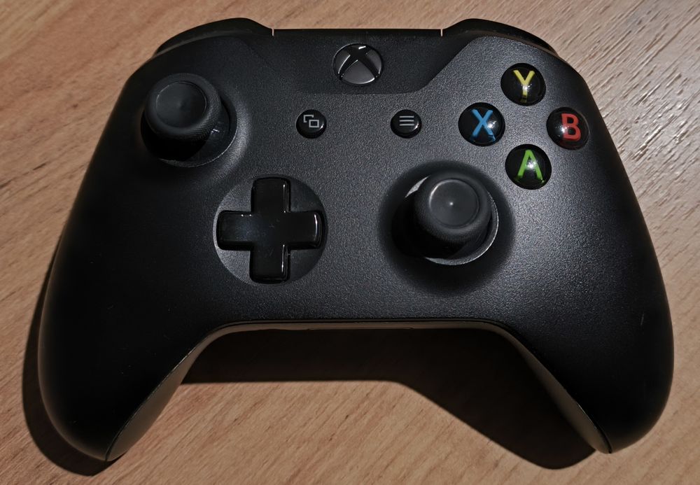 Bezprzewodowy pad Xbox One
