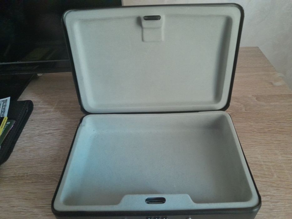 Сейф для цінних речей