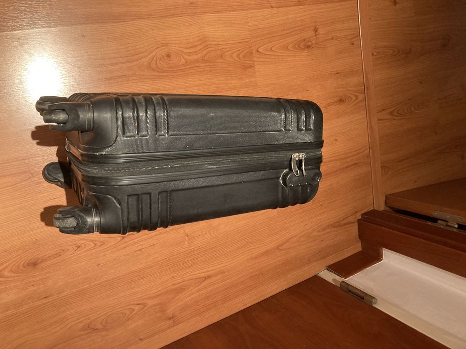 Mala rigida 4 rodas ( medidas low cost)