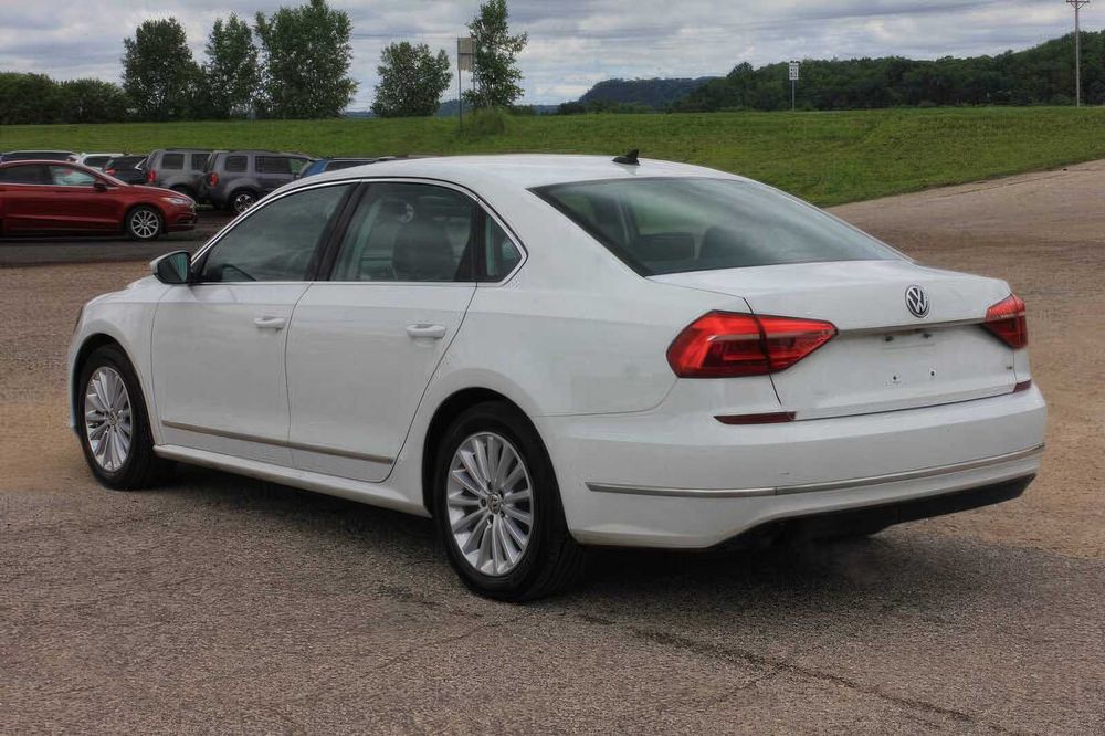 Volkswagen Passat      2016